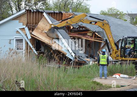 Die Entfernung Geht Schnell. Hurrikan Sandy Aus New Jersey. Fotos zu Katastrophen- und Notfallmanagementprogrammen, Aktivitäten und Beamten Stockfoto