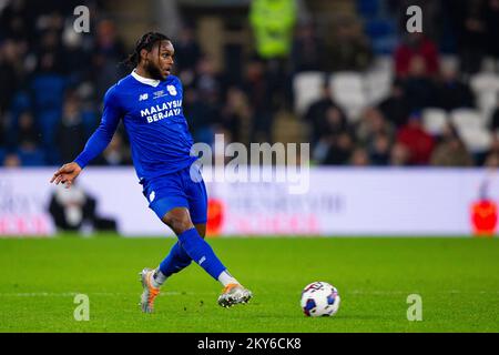 Cardiff, Großbritannien. 30.. November 2022. Romaine Sawyers von Cardiff City in Aktion. Cardiff City gegen Aston Villa beim Peter Whittingham Memorial Match im Cardiff City Stadium am 30.. November 2022. Kredit: Lewis Mitchell/Alamy Live News Stockfoto