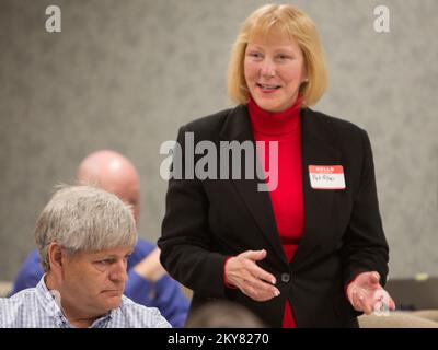 Oklahoma Startet Die Initiative Safe Schools 101. Oklahoma schwere Stürme und Tornados. Fotos zu Katastrophen- und Notfallmanagementprogrammen, Aktivitäten und Beamten Stockfoto