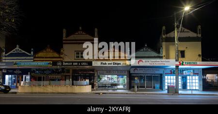 Die Hauptstraße von Murwillumbah in den nördlichen Flüssen, New South wales, australien, bei Nacht aufgenommen Stockfoto