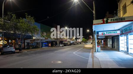 Die Hauptstraße von Murwillumbah in den nördlichen Flüssen, New South wales, australien, bei Nacht aufgenommen Stockfoto