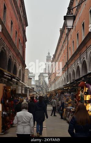 Venedig Italien rialto-Brückenmarkt übersät das Stadtbild Stockfoto