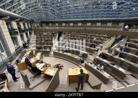 Abbildung zeigt eine Plenarsitzung des Flämischen Parlaments am Mittwoch, den 30. November 2022 in Brüssel. BELGA FOTO ERIC LALMAND Stockfoto