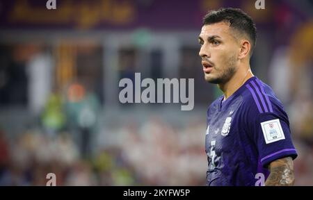 Al-Wakrah, Katar. 30.. November 2022. Der argentinische Leandro Paredes wurde bei einem Fußballspiel zwischen Polen und Argentinien, dem dritten und letzten Spiel der Gruppe C der FIFA-Weltmeisterschaft 2022, am Mittwoch, den 30. November 2022 in Al Wakrah, Bundesstaat Katar, abgebildet. BELGA PHOTO VIRGINIE LEFOUR Kredit: Belga News Agency/Alamy Live News Stockfoto