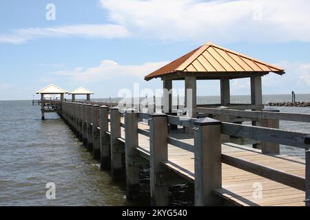 Hurrikan/Tropical Storm – Gulfport, Miss. , 20. August 2010 -- - der neue Pier wurde mit Baugeldern fertiggestellt, die von der FEMA bereitgestellt wurden, um beim Wiederaufbau der Golfküste nach dem Hurrikan Katrina zu helfen. Stockfoto