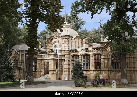 Residenz Romanow (jetzt Außenministerium), Sayilgokh Street, Central Tashkent, Provinz Taschkent, Usbekistan, Zentralasien Stockfoto