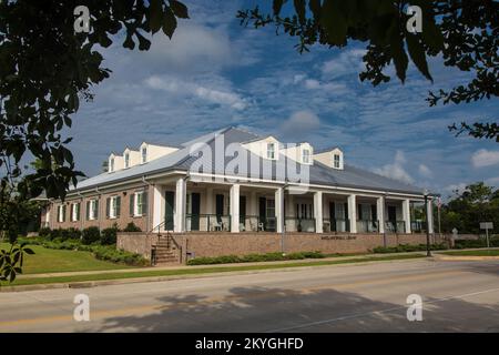 Waveland, MS, 21. Juni 2015 - Waveland Public Library, 345 Coleman Ave., Waveland, Mississippi. Die Restaurierung der Waveland Public Library nach der Zerstörung durch den Hurrikan Katrina im Jahr 2005 wurde mit Mitteln der FEMA Public Assistance (PA) ermöglicht. Stockfoto