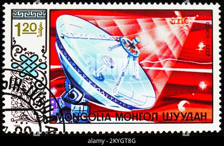 MOSKAU, RUSSLAND - 29. OKTOBER 2022: Briefmarke gedruckt in Mongolei Shows , Eroberungsserie, um 1985 Stockfoto