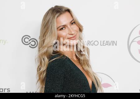 29. November 2022, Beverly Hills, Kalifornien, USA: BEVERLY HILLS - NOV. 30: Daniella Karagach auf dem Disco-Ball der Frauenvereinigung Cedars-Sinai im Beverly Hilton Hotel am 30. November 2022 in Beverly Hills, CA (Kreditbild: © Nina Prommer/ZUMA Press Wire) Stockfoto