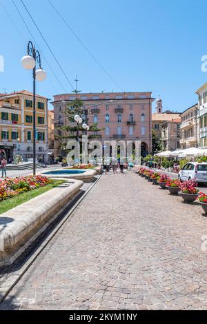 Sanremo, Italien - 07-07-2021: Schöner Platz in Sanremo Stockfoto