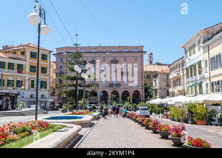 Sanremo, Italien - 07-07-2021: Schöner Platz in Sanremo Stockfoto