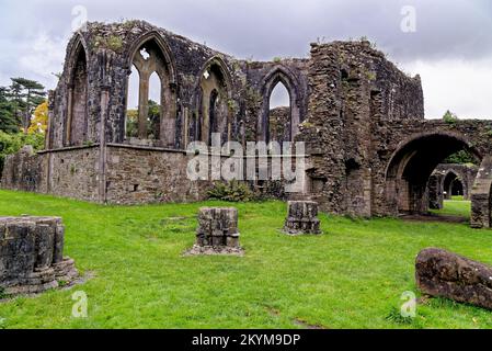 Die Überreste des Kapitelhauses der Zisterzienserabtei, Margam Country Park. Margam Country Park, Margam, Port Talbot, South Wales, Großbritannien - Stockfoto