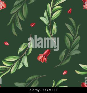 Wasserfarbenes nahtloses Muster mit Granatapfelsamen, Blumen und Blättern. Handgezeichneter, realistischer, schmackhafter Granat, isoliert auf dunkelgrünem Hintergrund Stockfoto