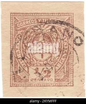 ARGENTINIEN - 1883: Ein Bruchteil des Originalumschlags mit vorbedruckter, brauner ½ centavos Briefmarke, auf der ein Wappen abgebildet ist und die oben mit der Aufschrift "CORREOS Y TELEGRAFOS" versehen ist. Argentinien, offiziell die Argentinische Republik, ist ein Land in der südlichen Hälfte Südamerikas. Es teilt sich den Großteil des Südkegels mit Chile im Westen und grenzt auch an Bolivien und Paraguay im Norden, Brasilien im Nordosten, Uruguay und den Südatlantik im Osten und die Drake Passage im Süden. Argentinien ist ein Bundesstaat, der in 23 Provinzen und eine autonome Stadt unterteilt ist Stockfoto