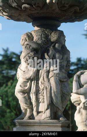 FUENTE DE LOS TRITONES - S XVII - FUENTE BARROCA SITUADA EN LOS JARDINES DEL CAMPO DEL MORO - DETALLE. LAGE: PALACIO REAL-JARDINES. MADRID. SPANIEN. Stockfoto