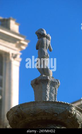 FUENTE DE LOS TRITONES - S XVII - FUENTE BARROCA SITUADA EN LOS JARDINES DEL CAMPO DEL MORO - REMATE. LAGE: PALACIO REAL-JARDINES. MADRID. SPANIEN. Stockfoto