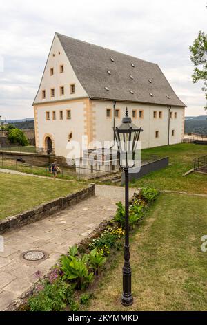 Konigstein ist eine riesige Festung im Südosten Deutschlands. Stockfoto