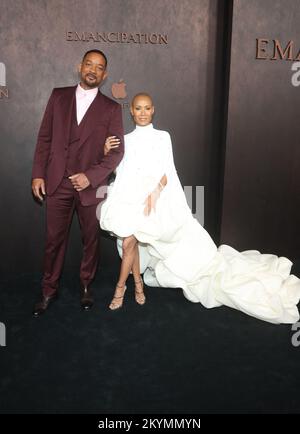 Will Smith und Jada Pinkett Smith auf der Premiere von Apple Original Films „Emancipation“ in Los Angeles, Kalifornien, USA, am 30. November 2022. Foto: Fati Sadou/ABACAPRESS.COM Stockfoto