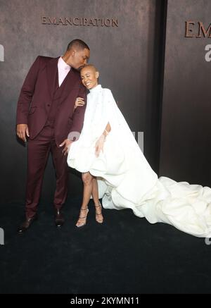 Will Smith und Jada Pinkett Smith auf der Premiere von Apple Original Films „Emancipation“ in Los Angeles, Kalifornien, USA, am 30. November 2022. Foto: Fati Sadou/ABACAPRESS.COM Stockfoto