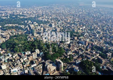 Chittagong, Bangladesch - 25. November 2022: Chittagong ist nach Dhaka die zweitgrößte Stadt in Bangladesch. Es beherbergt den geschäftigsten Seehafen in der Bay o Stockfoto