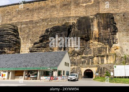 Konigstein ist eine riesige Festung im Südosten Deutschlands. Stockfoto