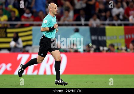 Schiedsrichter Anthony Taylor beim FIFA-Weltmeisterschaftsspiel Katar 2022 Gruppe F zwischen Kroatien und Belgien im Ahmad bin Ali Stadium am 01. Dezember 2022 in Doha, Katar. Foto: Igor Kralj/PIXSELL Stockfoto