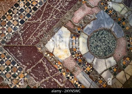 Byzantinische Mosaiken auf dem Boden von St. Nicholas Church Demre, Türkei. Stockfoto