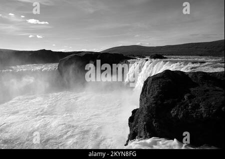 Godafoss am Fluss Skjálfandafljót. Gesamtfall von rund 40 Fuß. Stockfoto