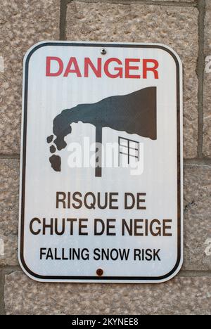 Gefahr Schneefall vom Dach Schild in Quebec City Stockfoto