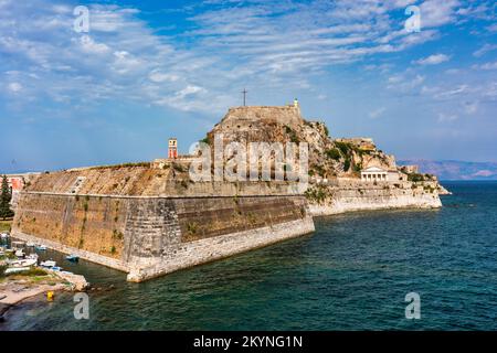 Die alte venezianische Festung von Korfu Stadt, Korfu, Griechenland. Die alte Festung von Korfu ist eine venezianische Festung in der Stadt Korfu. Venezianische Alte Festung ( Stockfoto