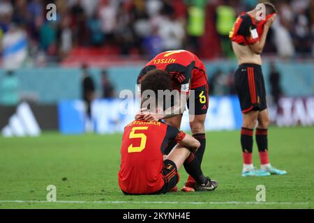 Al-Rayyan, Katar. 1.. Dezember 2022. Die Spieler Belgiens reagieren nach dem Spiel der Gruppe F zwischen Kroatien und Belgien auf der FIFA-Weltmeisterschaft 2022 im Ahmad bin Ali Stadion in Al Rayyan, Katar, 1. Dezember 2022. Kredit: Li Ming/Xinhua/Alamy Live News Stockfoto