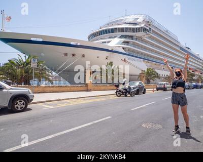 Valletta, Malta - 2021. Mai. Luxuriöses Kreuzfahrtschiff der Viking Star liegt an der Anlegestelle im Hafen von Valletta. Malta. Europa. Stockfoto