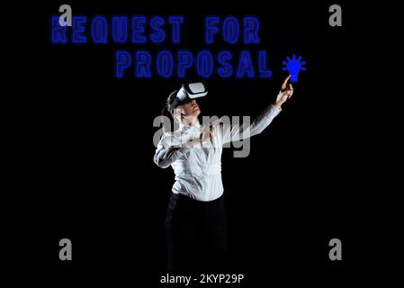 Textzeichen mit „Request for Proposal“. Das Dokument mit dem Konzeptfoto enthält ein Ausschreibungsverfahren nach Agentur oder Unternehmen Stockfoto