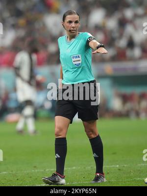 1.. Dezember 2022, Al Bayt Stadium, Doha, QAT, Fußballweltmeisterschaft FIFA 2022, Gruppe E, Costa Rica gegen Deutschland, im Bilderrichter Stephanie Frappart (Frankreich) Stockfoto