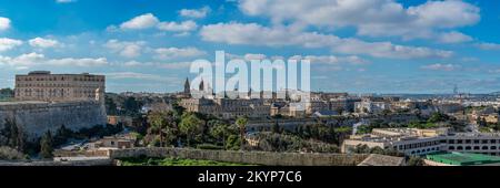 Panoramablick auf die Altstadt von Valetta auf Malta Stockfoto