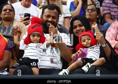 Doha, Katar. 01.. Dezember 2022. Fans aus Deutschland unterstützen ihr Team beim FIFA-Weltmeisterschaftsspiel der Gruppe E 2022 im Al Bayt Stadium in Doha, Katar, am 01. Dezember 2022. Foto: Chris Brunskill/UPI Credit: UPI/Alamy Live News Stockfoto