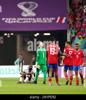 Al-Khor, Katar. 1.. Dezember 2022. Die Spieler reagieren nach dem Spiel der Gruppe E zwischen Costa Rica und Deutschland auf der FIFA-Weltmeisterschaft 2022 im Al Bayt Stadium in Al Khor, Katar, am 1. Dezember 2022. Kredit: Xu Zijian/Xinhua/Alamy Live News Stockfoto