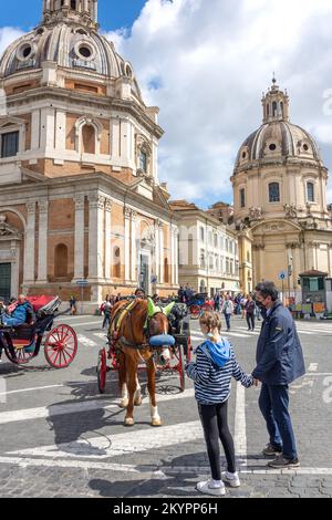 Pferdekutschen von Victor Emmanuel II Monument, Piazza Venezia, Rom (Rom), Latium, Italien Stockfoto