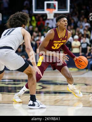 Boulder, CO, USA. 01.. Dezember 2022. Arizona State Sun Devils Forward Alonzo Gaffney (32) tritt beim Männer-Basketballspiel zwischen Colorado und Arizona State in Boulder, CO, an. Derek Regensburger/CSM/Alamy Live News Stockfoto