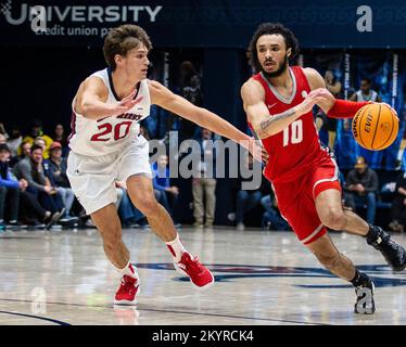November 30 2022 Moraga, CA USA New Mexico Guard Jaelen House (10) fährt während des NCAA Männer Basketballspiels zwischen New Mexico Lobos und den Saint Mary's Gaels zum Korb. New Mexico besiegte Saint Mary's 69-65 im University Credit Union Pavilion Moraga Calif Thurman James/CSM Stockfoto
