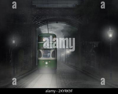 Oldtimer-Straßenbahn am Foggy Morning Stockfoto
