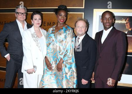 LOS ANGELES - 1. DEZ.: Colin Firth, Olivia Colman, Tanya Moodie, Toby Jones, Micheal ward im Empire of Light Los Angeles Premiere im Samuel Goldwyn Theater am 1. Dezember 2022 in Beverly Hills, Kalifornien Stockfoto