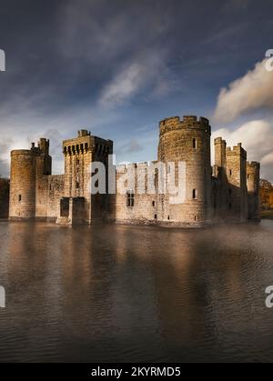 BODIAM CASTLE und MOAT Robertsbridge, East Sussex, Großbritannien Stockfoto