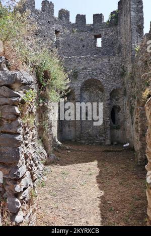 Mercato San Severino - Ruderi della Chiesa di San Severino in Monte del Castello Sanseverino Stockfoto