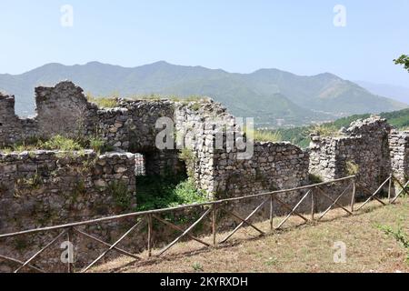 Mercato San Severino - Ruderi della parte bassa del Castello Sanseverino Stockfoto