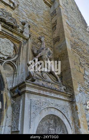 Architektonische Details des e3xterior erbauten Apethorpe Palace, einem historischen Haus in Northamptonshire, Großbritannien Stockfoto