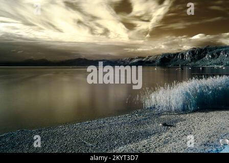 Infrarotbilder des Gardasees, Italien Stockfoto