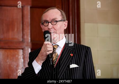 EIN Wilson beim Oldie lit Lunch 15-11-22 Neil Spence Photography; der Liberale Club; Stockfoto