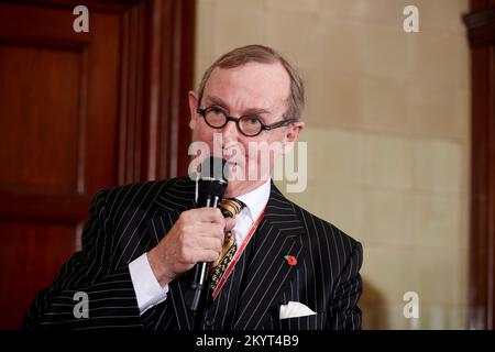 EIN Wilson beim Oldie lit Lunch 15-11-22 Neil Spence Photography; der Liberale Club; Stockfoto