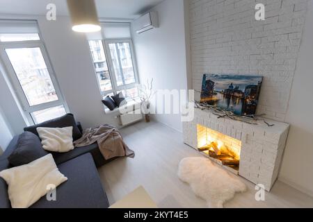 Luxury Loft Living Room Interior, Apartments mit Kamin Stockfoto